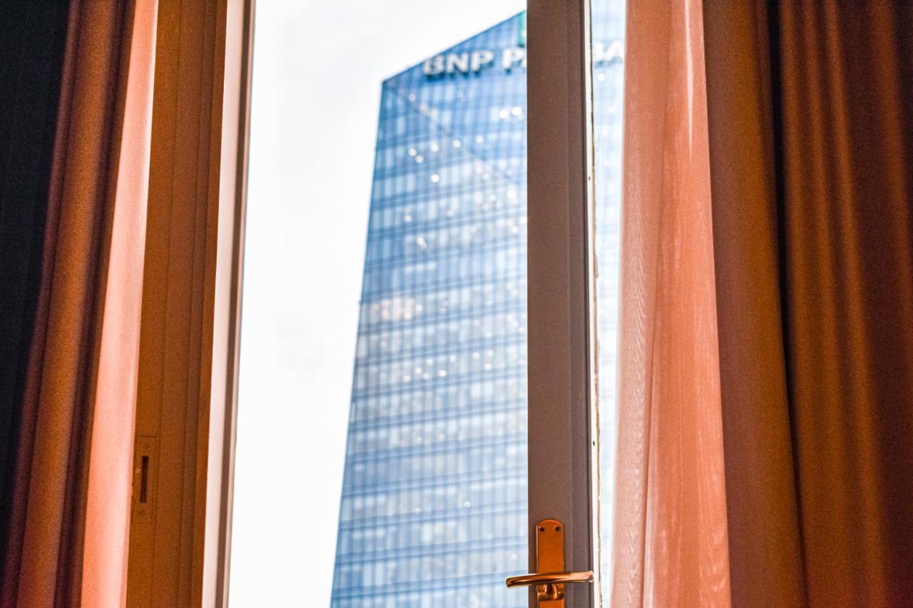 Palazzo Cornalia Hotel Milan Exterior photo The hotel's view of the CN Tower