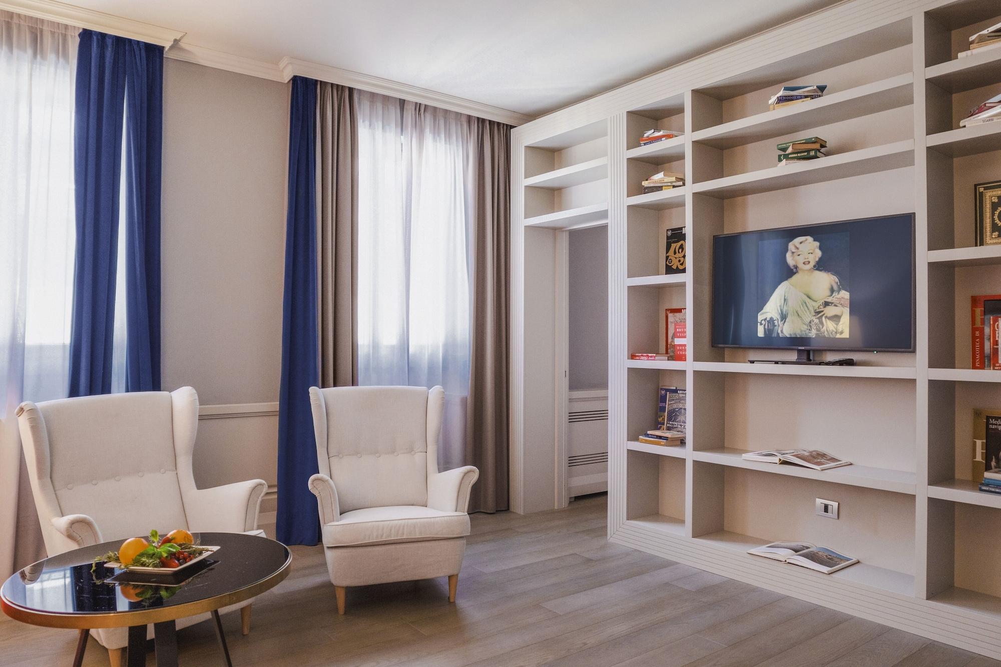 Palazzo Cornalia Hotel Milan Exterior photo A room at the residence