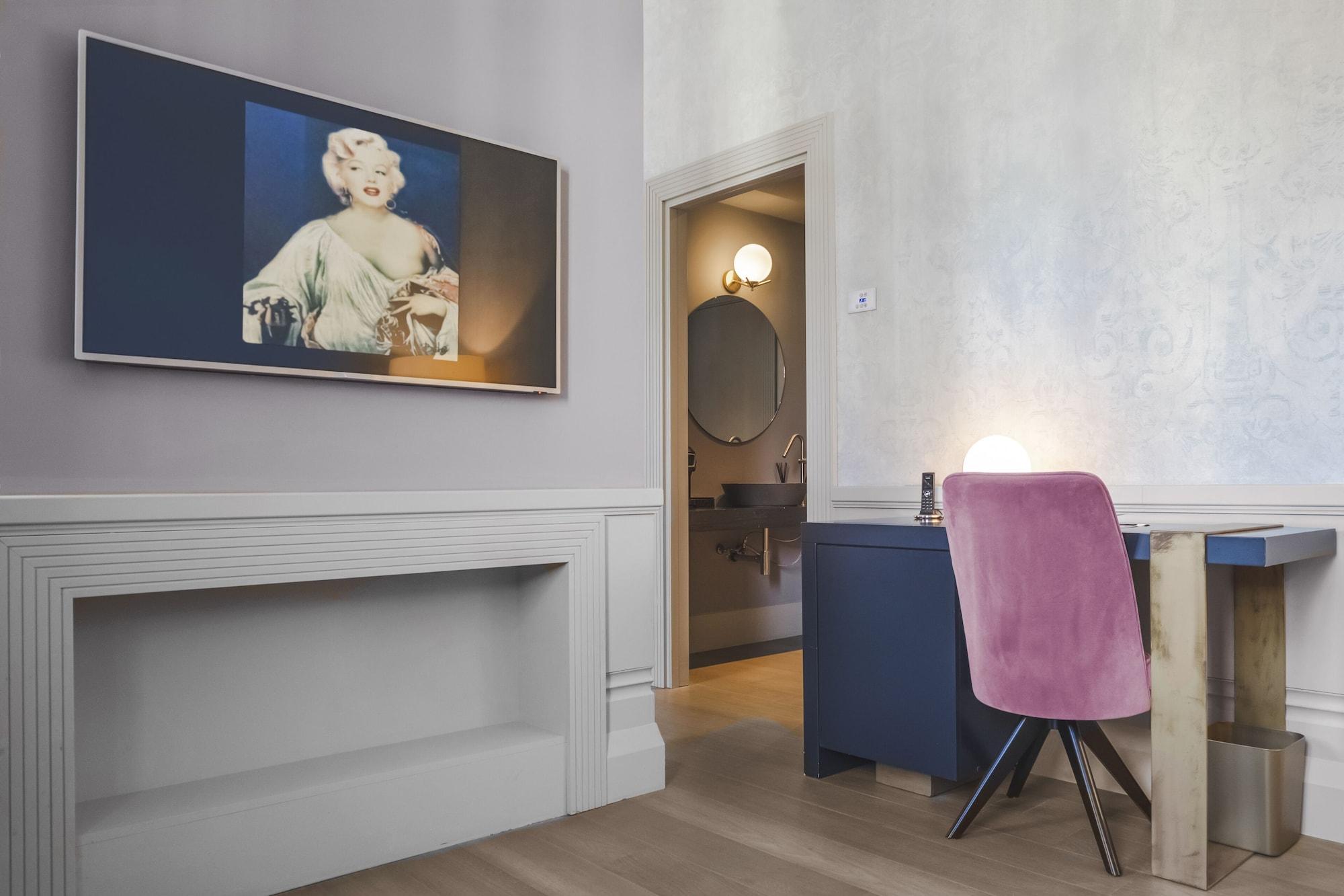 Palazzo Cornalia Hotel Milan Exterior photo A room at the hotel