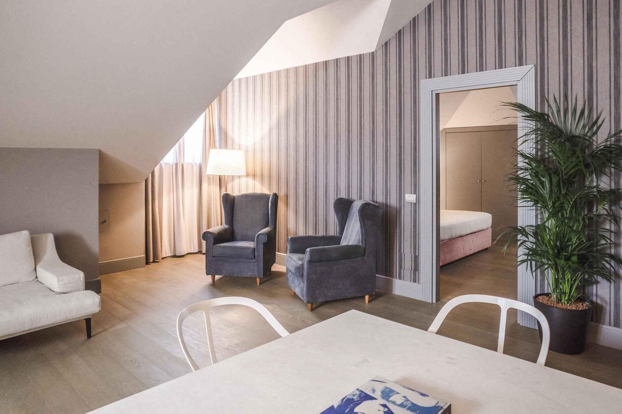 Palazzo Cornalia Hotel Milan Exterior photo A suite at the hotel